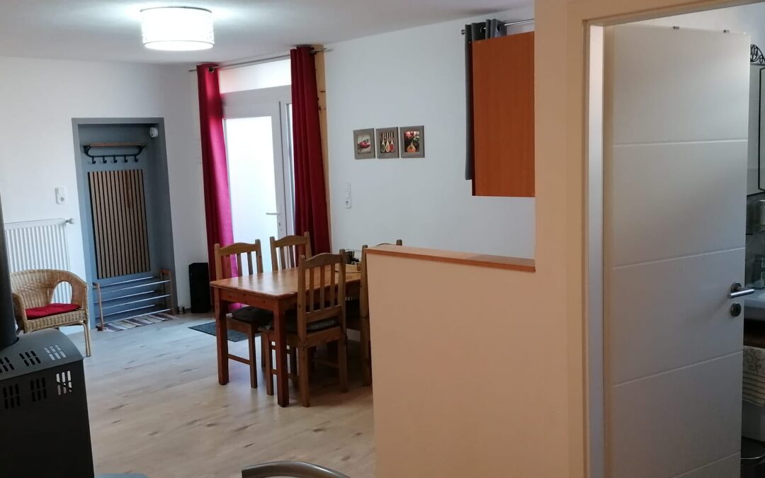 Essbereich mit Holzofen